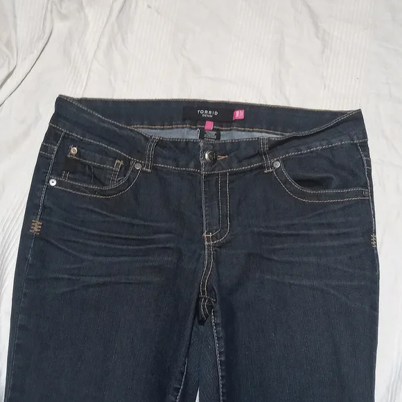 TORRID SKINNY JEANS WOMENS PLUS SIZE 16 R LOW RISE STRETCH DENIM PANTS LIKE NEW! - Picture 2 of 4